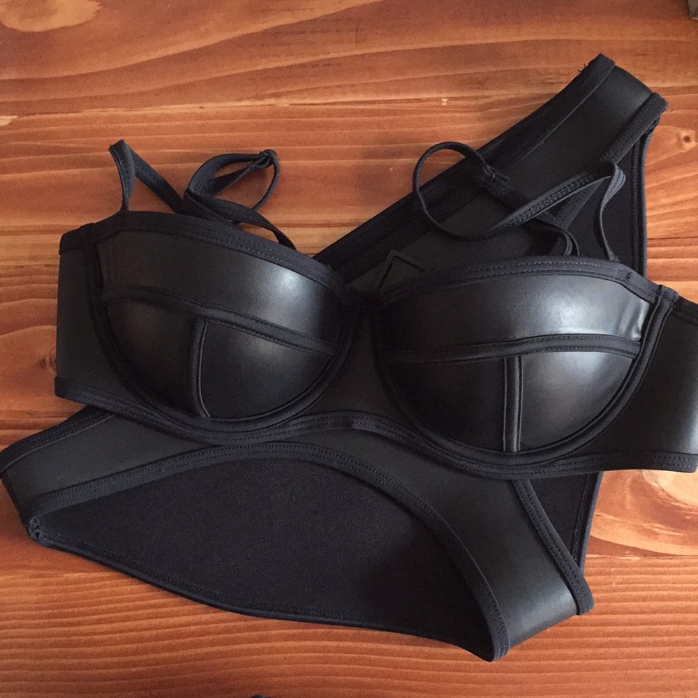 Shiny Black Triangl Bikini